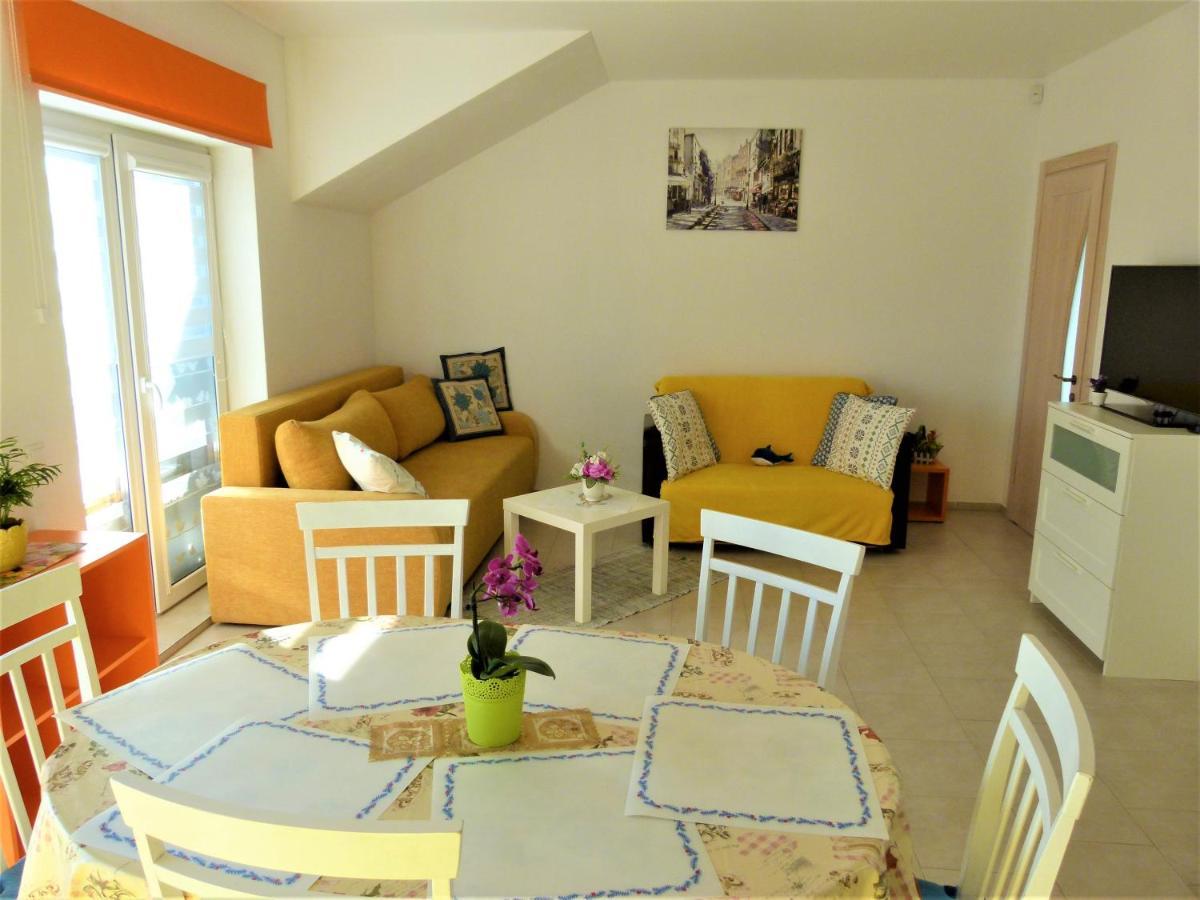 Geltoni Apartamentai Palanga Exterior foto